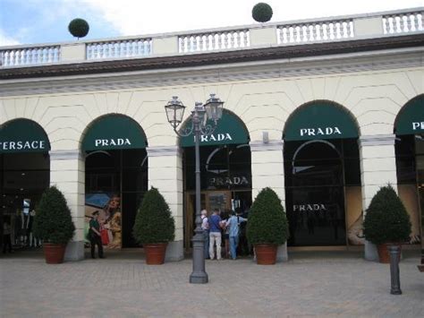 negozio prada outlet serravalle|prada outlet.